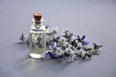 بخّاخ معطّر للجسم